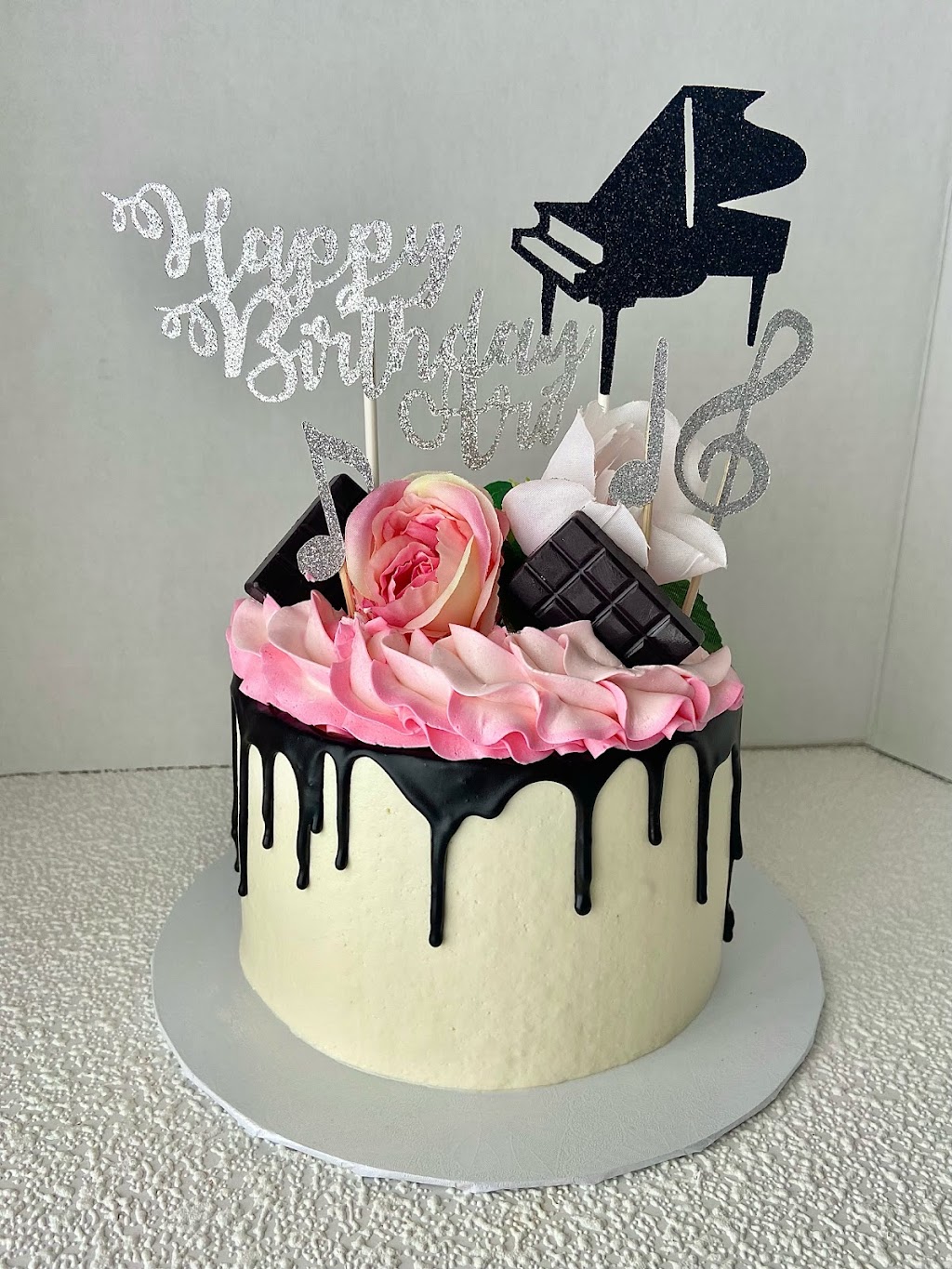 Happy Cakes | 723 179 St SW, Edmonton, AB T6W 2S7, Canada | Phone: (780) 232-6375