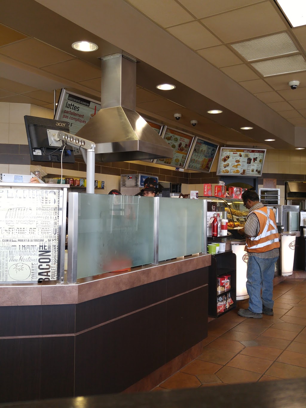 Tim Hortons | 5778 Rue Notre-Dame Est, Montréal, QC H1N 2C5, Canada | Phone: (514) 251-9940