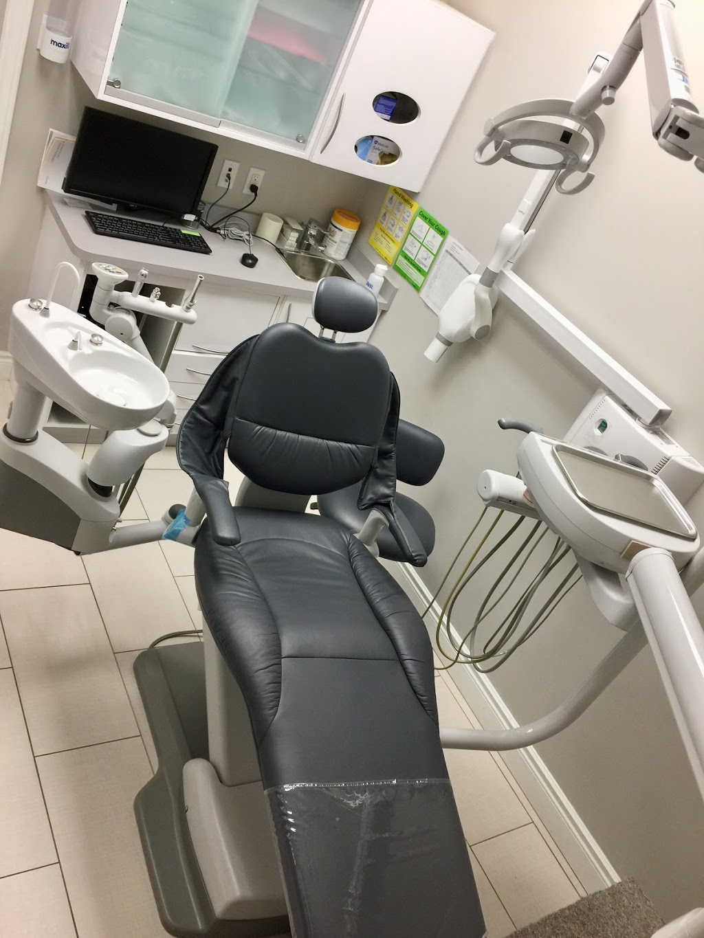 Village Green Dental Scarborough | 115-125 Village Green Square, Scarborough, ON M1S 0G3, Canada | Phone: (647) 352-5581