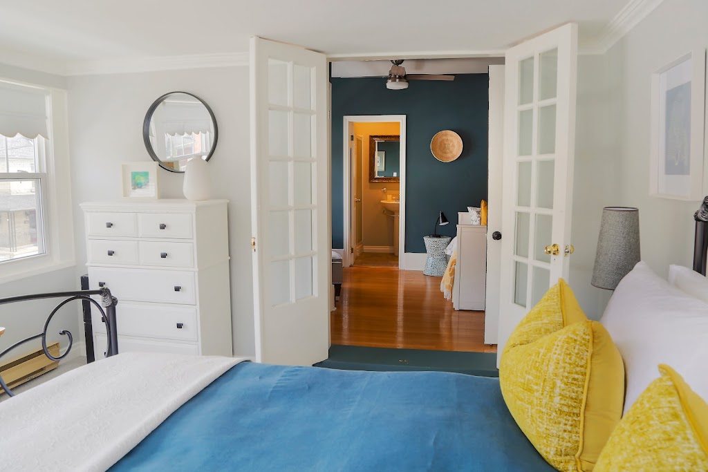The Strat Guest House | 149 Front St, Stratford, ON N5A 4H5, Canada | Phone: (416) 970-6987