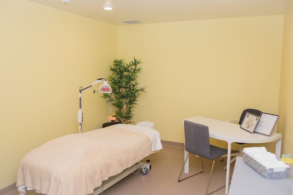 dawn Health and Wellness White Rock | 1440 George St Unit 101A, White Rock, BC V4B 4A3, Canada | Phone: (604) 385-3296