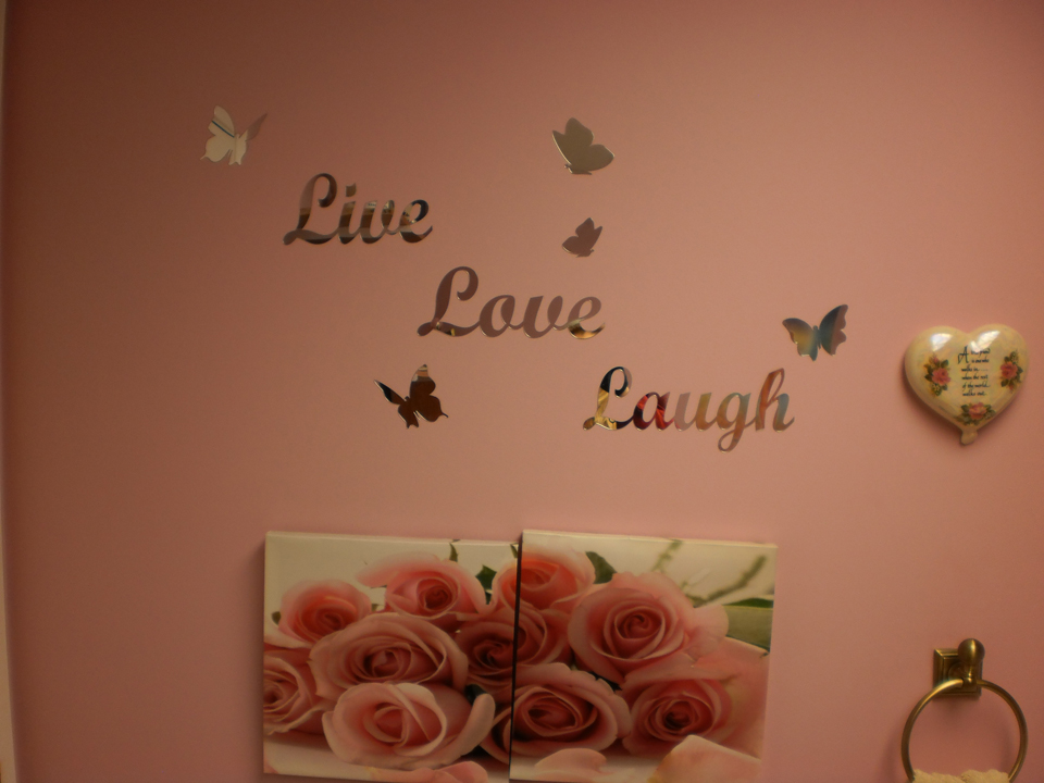 The Perfect Rose | 348 Catharine St N, Hamilton, ON L8L 8A1, Canada | Phone: (905) 526-9694