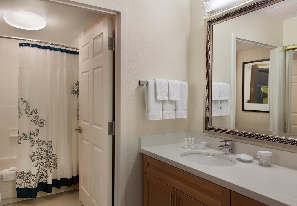 Residence Inn by Marriott Toronto Mississauga/Meadowvale | 7005 Century Ave, Mississauga, ON L5N 7K2, Canada | Phone: (905) 567-2577