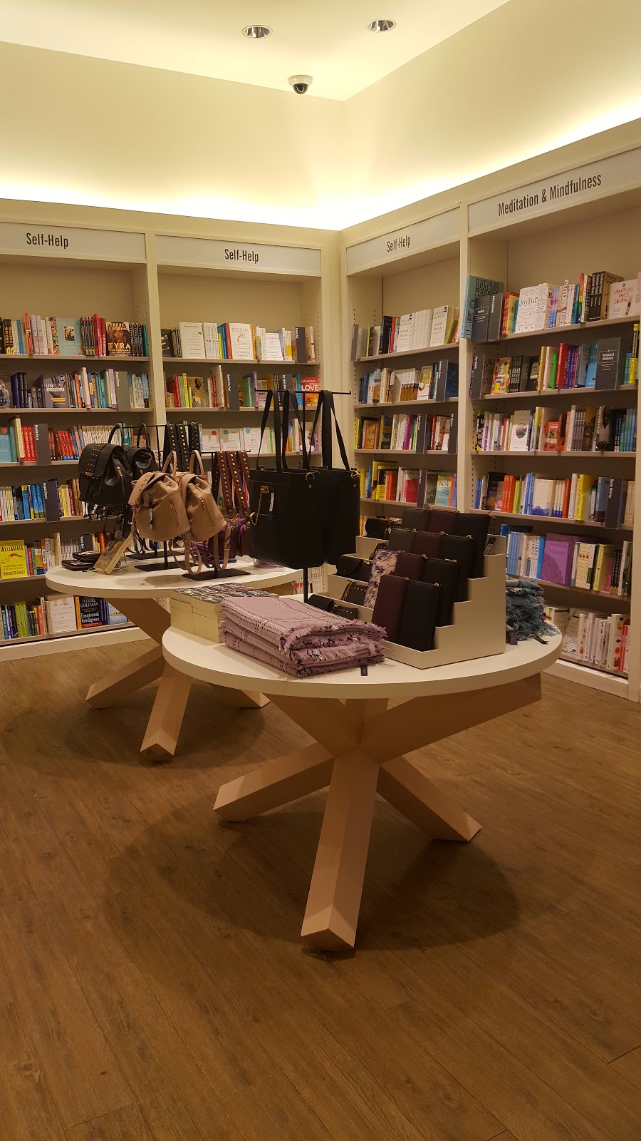 Indigo | Heritage Greene Shopping Centre, 1783 Stone Church Rd E, Stoney Creek, ON L8J 0B4, Canada | Phone: (905) 578-3658