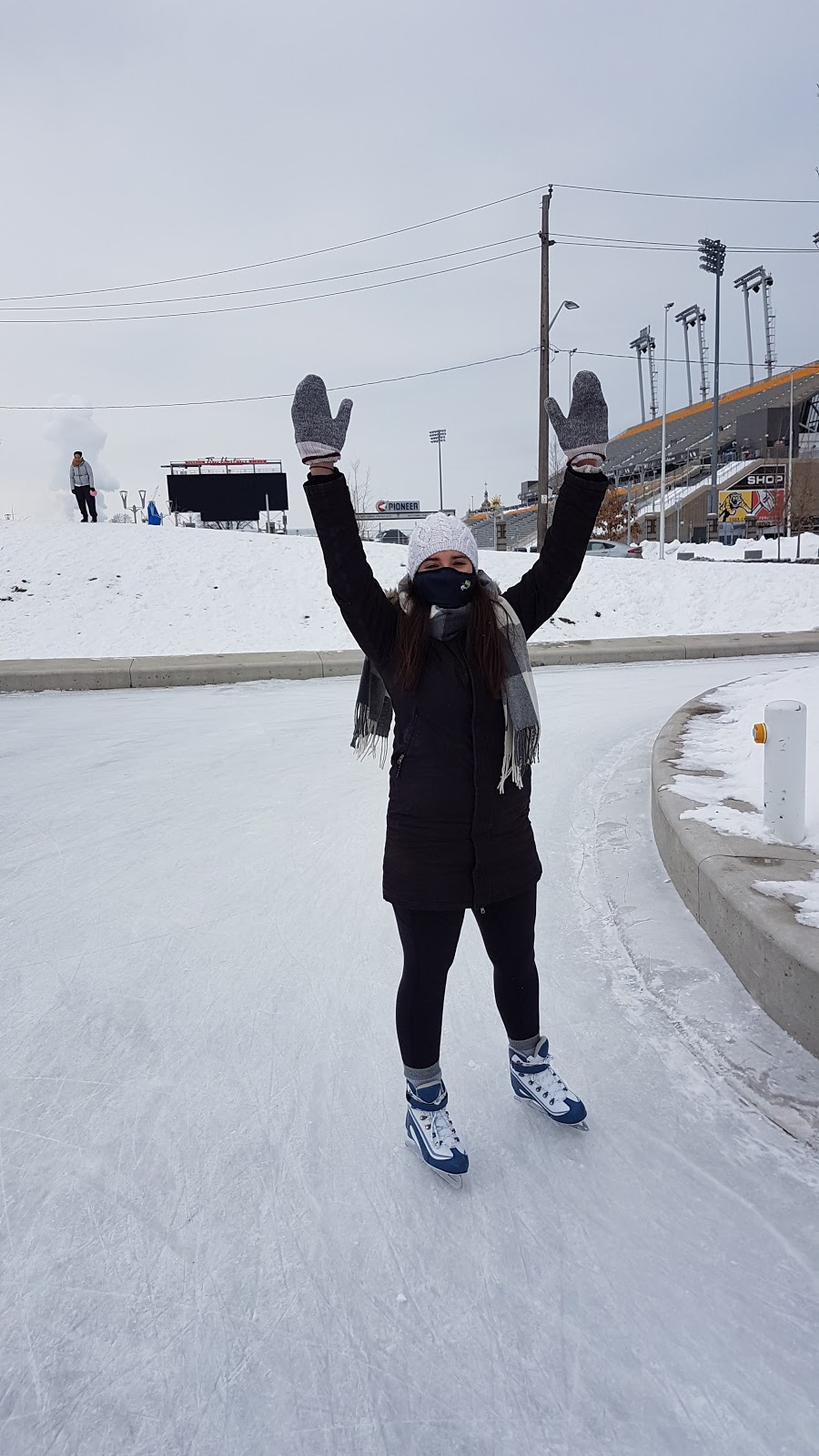 Serafini Family Ice Pad (at Bernie Morelli Recreation Centre) | 876 Cannon St E, Hamilton, ON L8L 0C6, Canada | Phone: (905) 546-3747