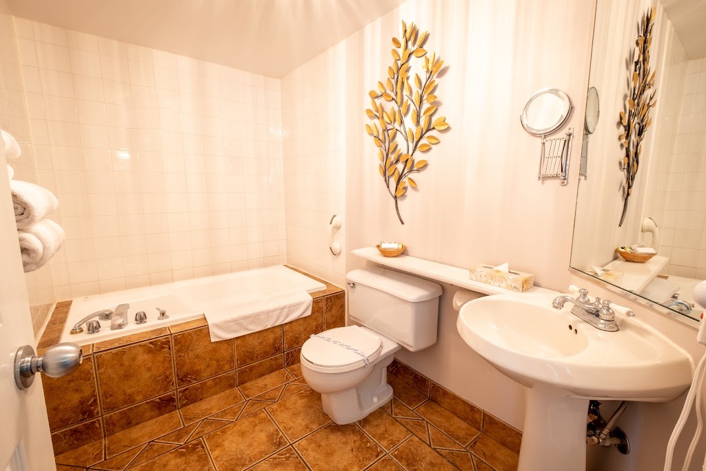Motel Le Point de Vue | 1099 Chem. du Golf, La Malbaie, QC G5A 2W4, Canada | Phone: (418) 665-7575