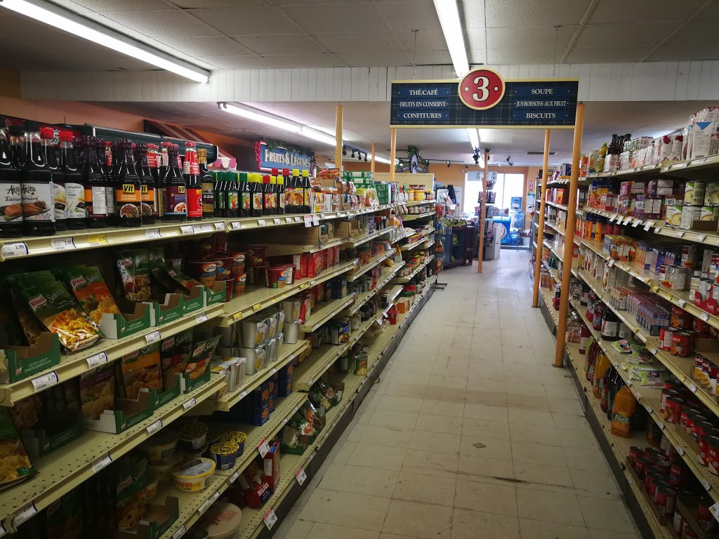 Marché Bonichoix Épicerie Y&Z inc. | 299 Avenue Royale, Saint-Tite-des-Caps, QC G0A 4J0, Canada | Phone: (418) 823-2314