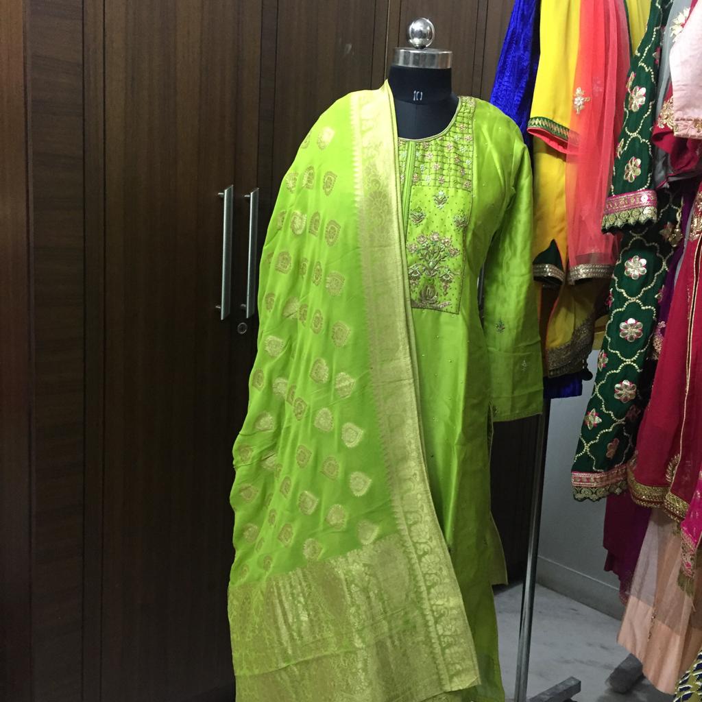 Renu and sarika clothing | 105-3555 Derry Rd E, Mississauga, ON L4T 1B2, Canada | Phone: (647) 402-2881