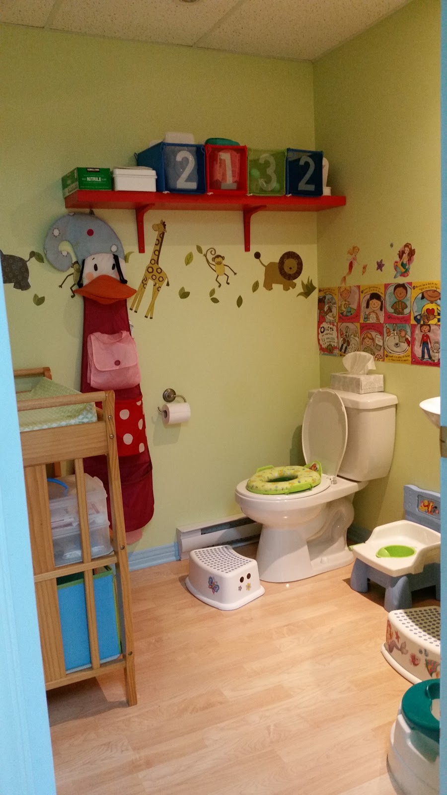 Nursery Des Anges Du Bonheur | 817 Rue George-Westinghouse, Mont-Saint-Hilaire, QC J3H 6L4, Canada | Phone: (450) 536-1909