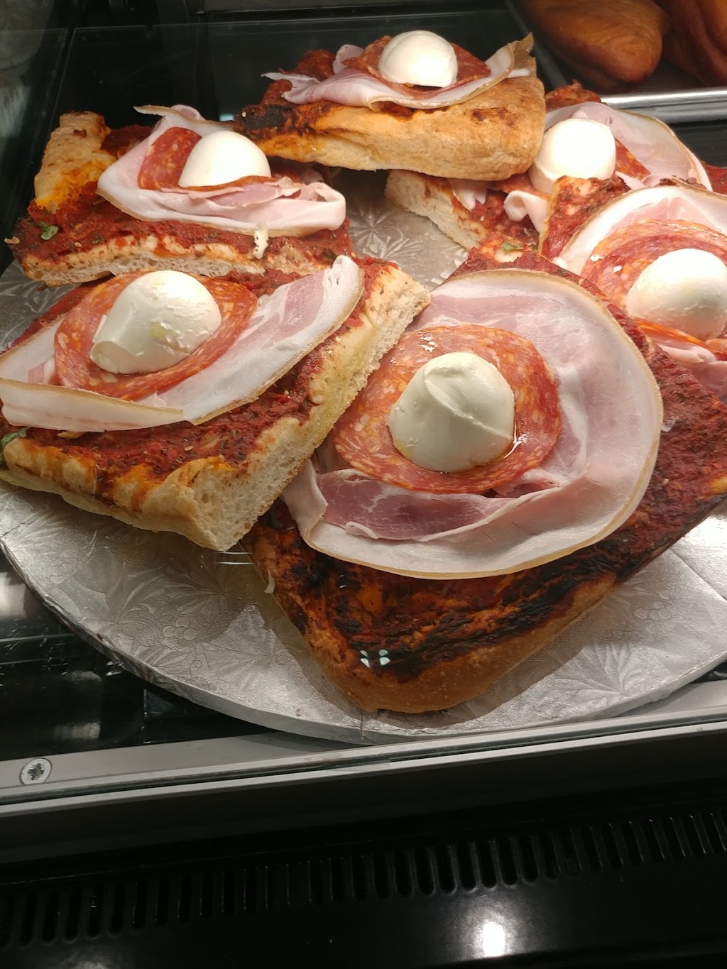 Cataldi Fresh Market Inc. | 140 Woodbridge Ave, Woodbridge, ON L4L 4K9, Canada | Phone: (905) 605-5565