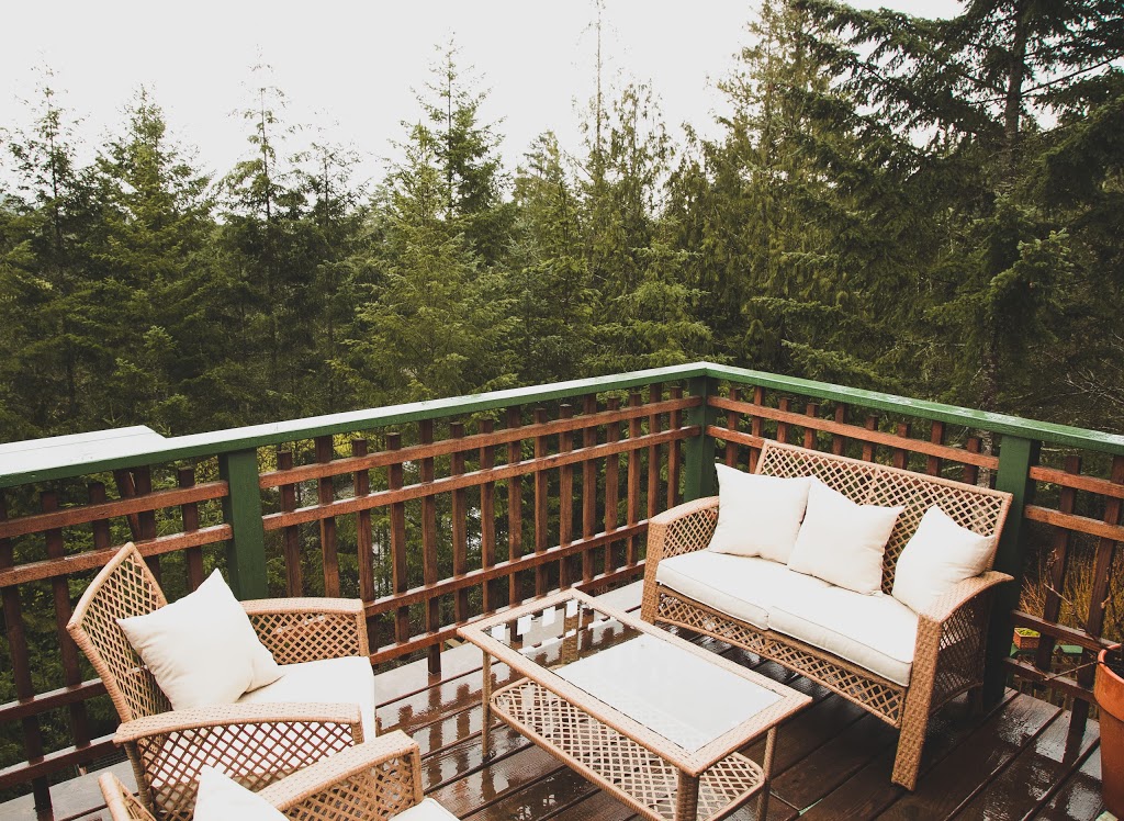 Matheson Lake Guest House | 1115 Matheson Lake Park Rd, Victoria, BC V9C 4G9, Canada | Phone: (250) 480-6746