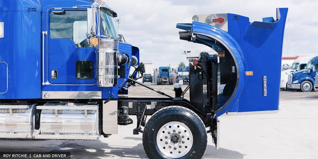 Winnipeg Mobile Truck Repair | 895 Rte 115, Winnipeg, MB R2J 0K7, Canada | Phone: (204) 900-5896
