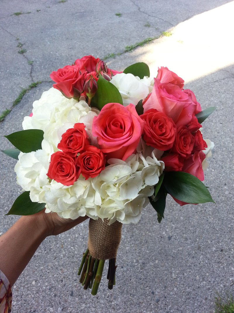 Petals of Love | 1258 Talbot St, St Thomas, ON N5P 1G9, Canada | Phone: (519) 637-5777