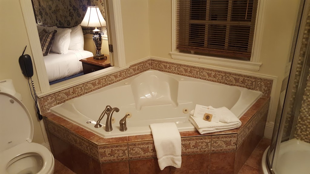 Manoir Hovey | 575 Rue Hovey, North Hatley, QC J0B 2C0, Canada | Phone: (819) 842-2421