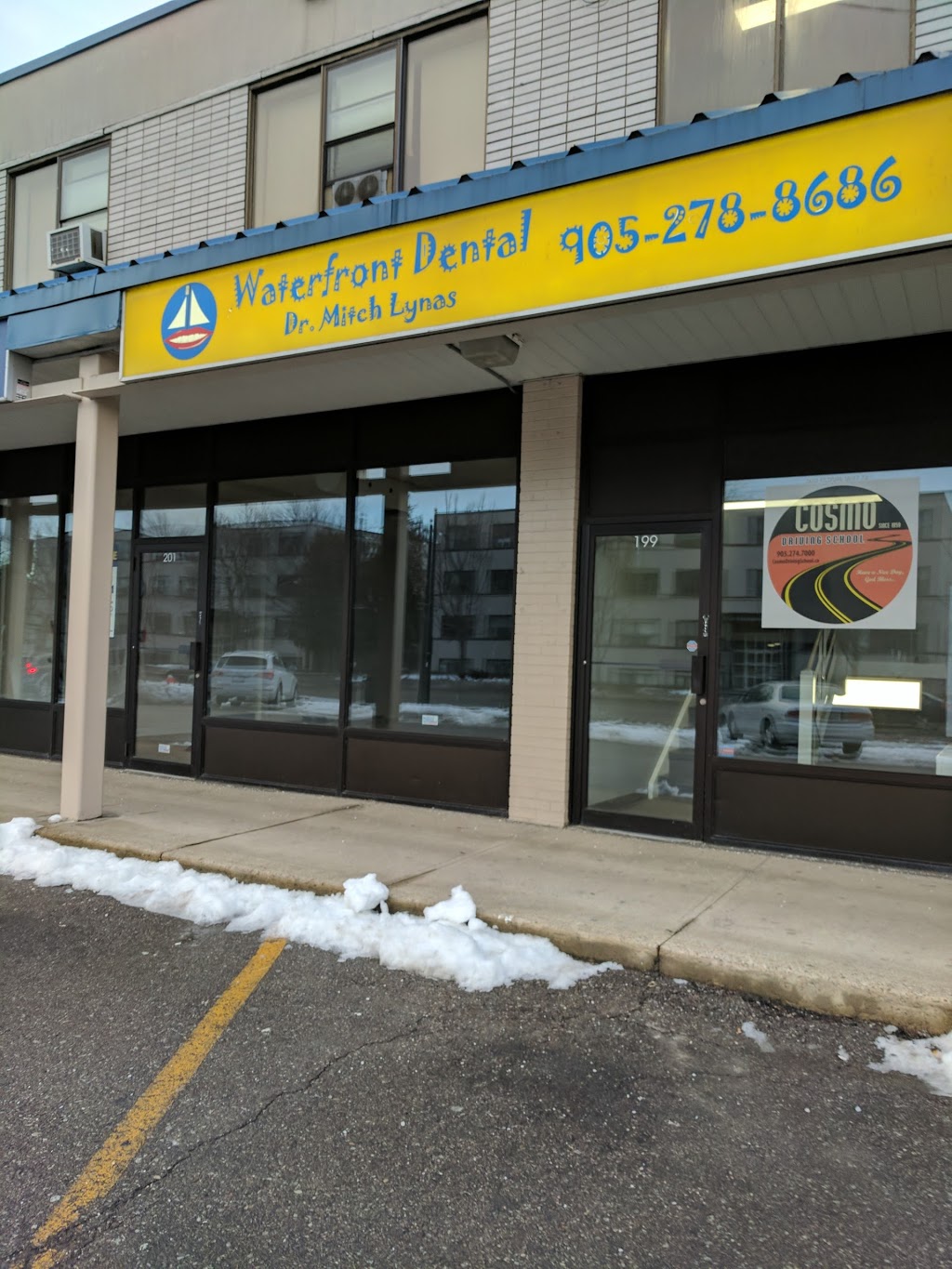 Waterfront Dental Office | 199 Lakeshore Rd E, Mississauga, ON L5G 1G2, Canada | Phone: (905) 278-8686