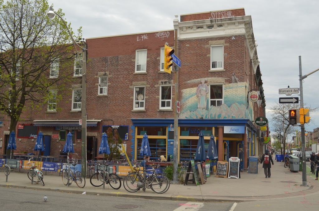 Future Bistro | 483 Bloor St W, Toronto, ON M5S 1Y2, Canada | Phone: (416) 922-5875