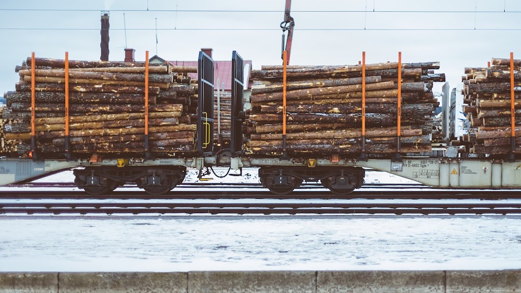 Island Lumber Co. | 646 Wallace Pl, Ladysmith, BC V9G 1P1, Canada | Phone: (855) 925-4411