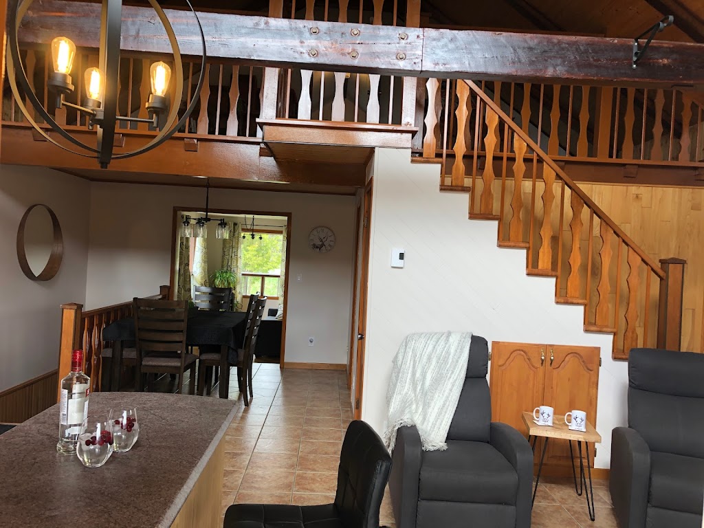 La Montaison | 123 Chem. Victoria E, Scotstown, QC J0B 3B0, Canada | Phone: (819) 349-0909