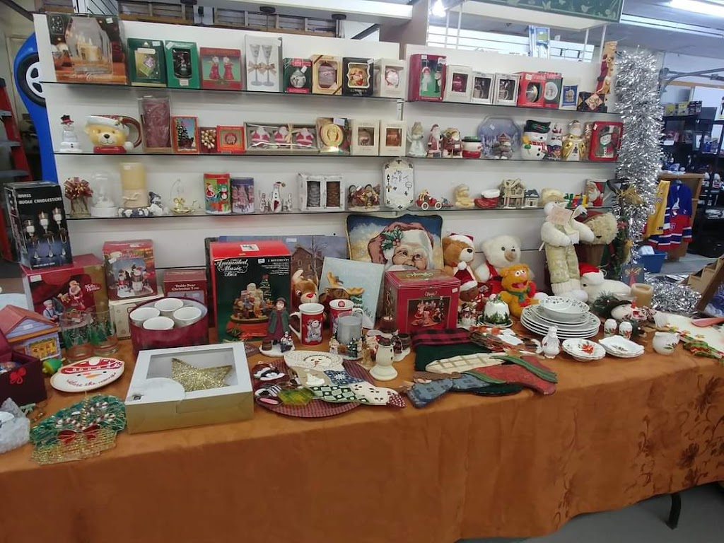 Salisbury Indoor Flea Market | 3138 Main St, Salisbury, NB E4J 2L6, Canada | Phone: (506) 899-0408