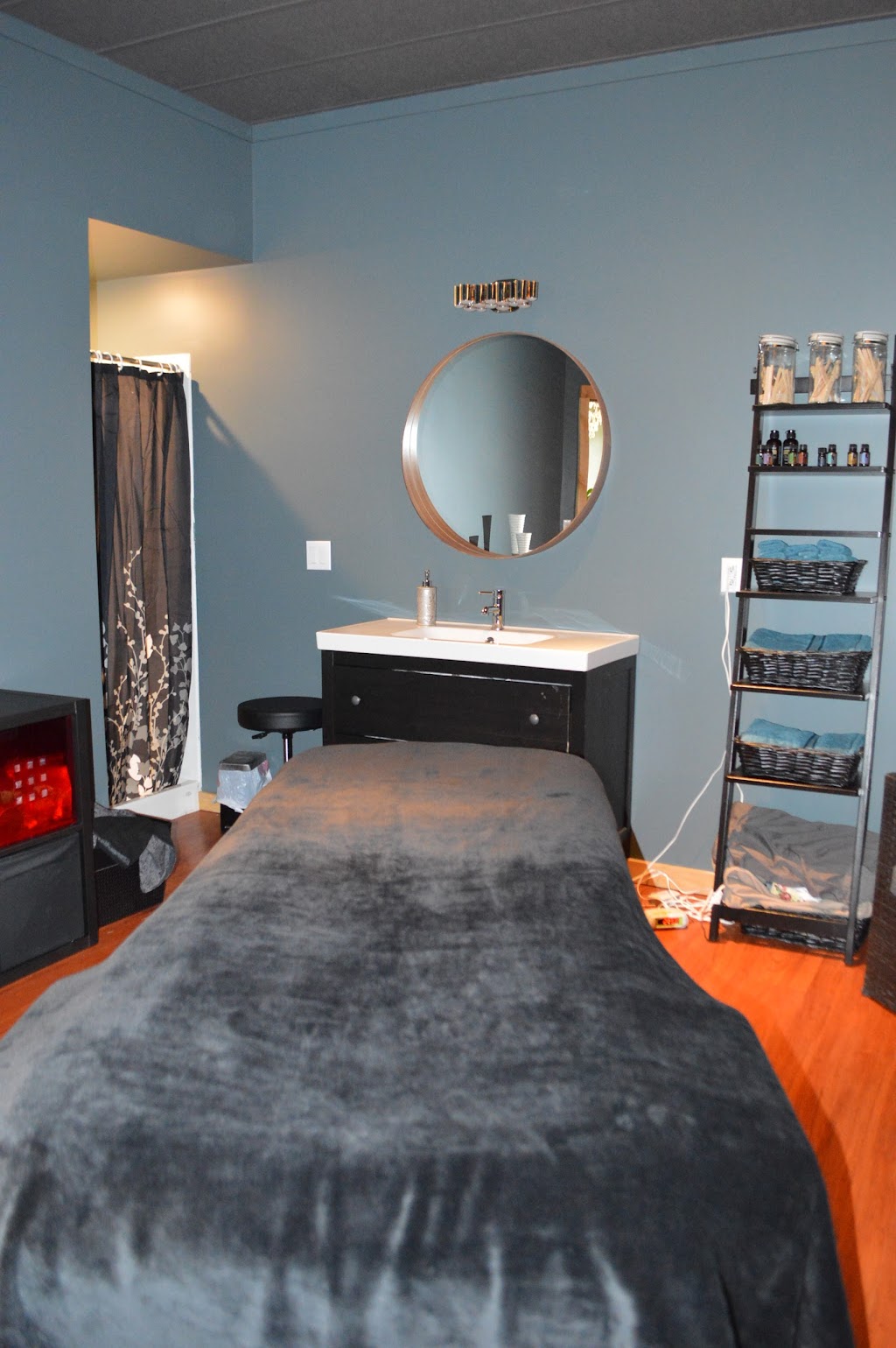 High Maintenance Spa | 13231 20 Ave, Blairmore, AB T0K 0E0, Canada | Phone: (403) 582-0016