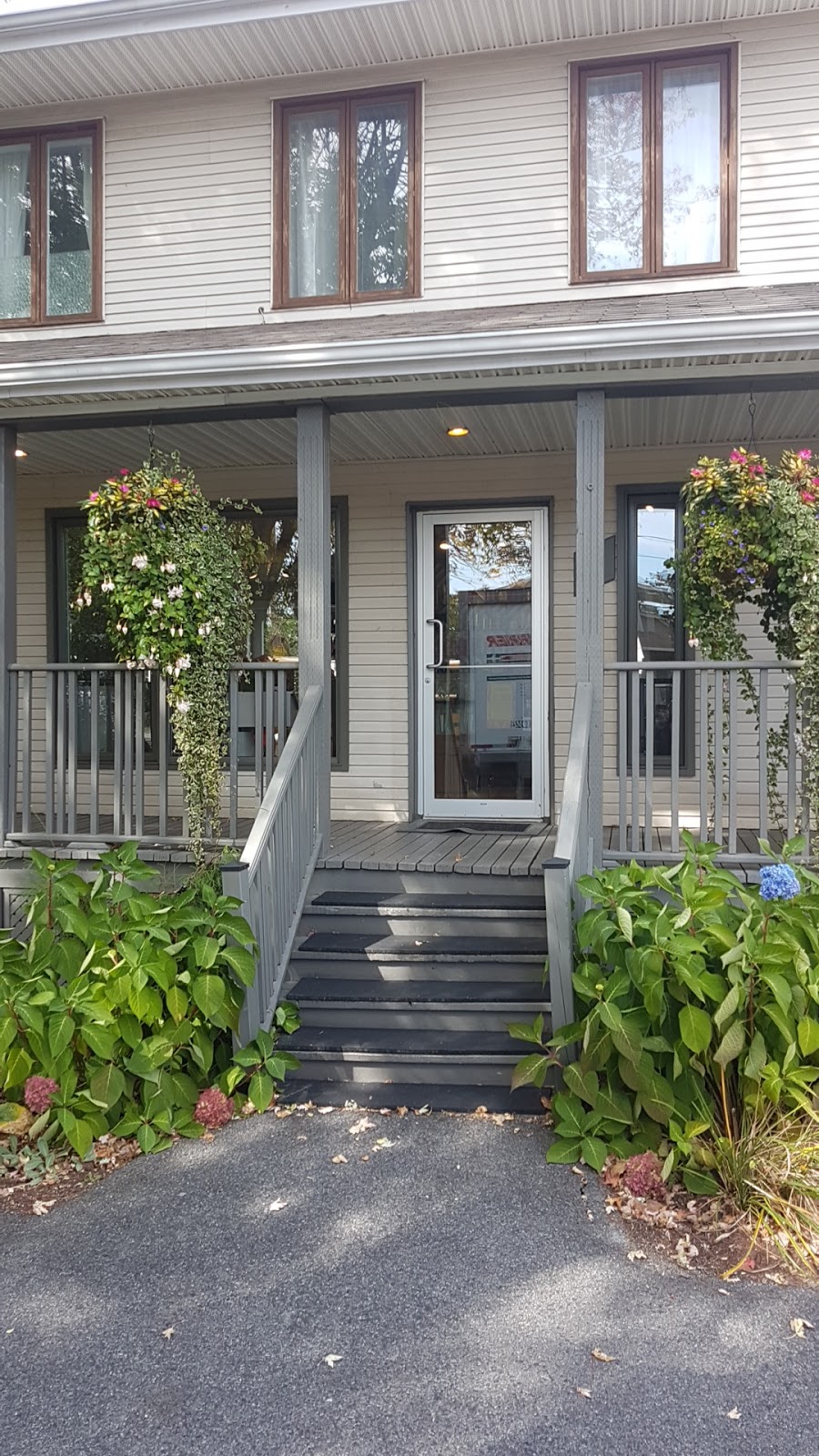 Trionyx Coiffure Inc | 11 Boul Constable, McMasterville, QC J3G 1M8, Canada | Phone: (450) 467-8481