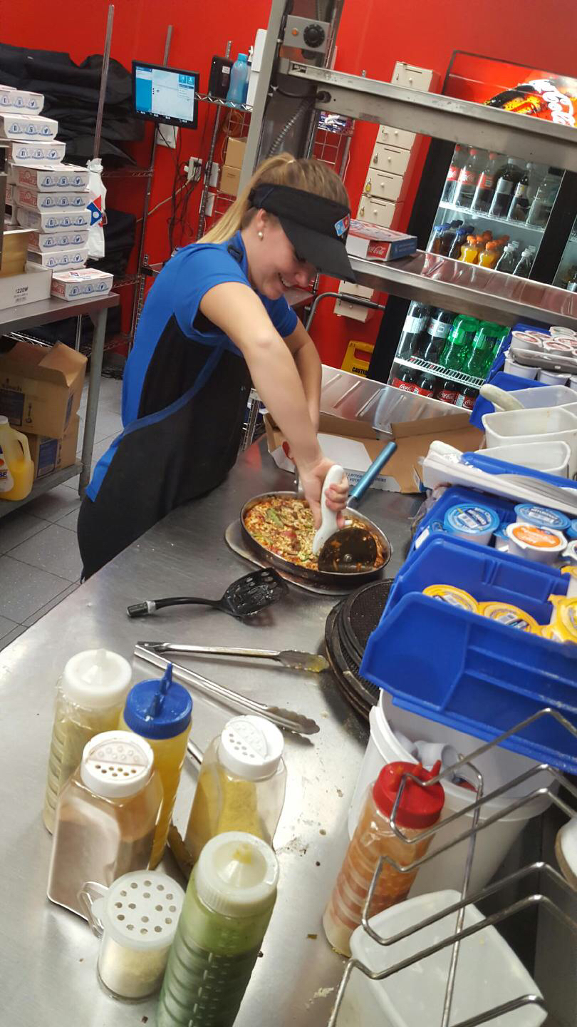 Dominos Pizza | 889 Exmouth St, Sarnia, ON N7T 5R3, Canada | Phone: (519) 332-3733