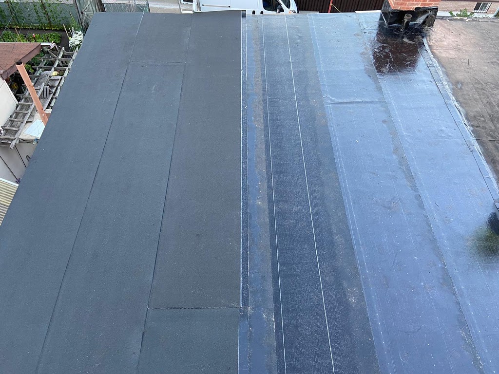 Reliable Roofers Mississauga | 3484 Riverspray Crescent, Mississauga, ON L4Y 3M7, Canada | Phone: (416) 999-2076