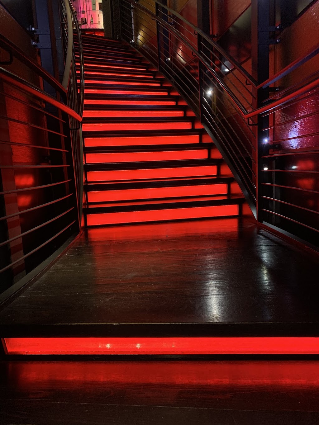 21 Club Steak and Seafood | 6380 Fallsview Blvd, Niagara Falls, ON L2G 7X5, Canada | Phone: (888) 325-5788