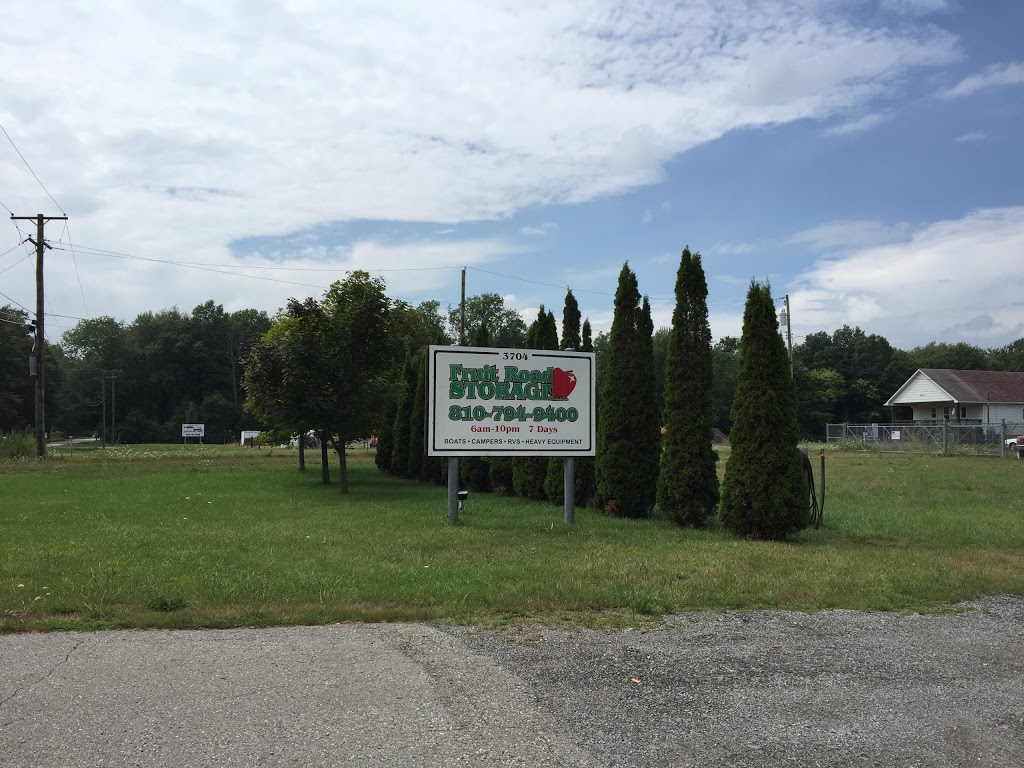 Fruit Road Storage | 3704 Fruit St, Clay Township, MI 48001, USA | Phone: (810) 794-9400