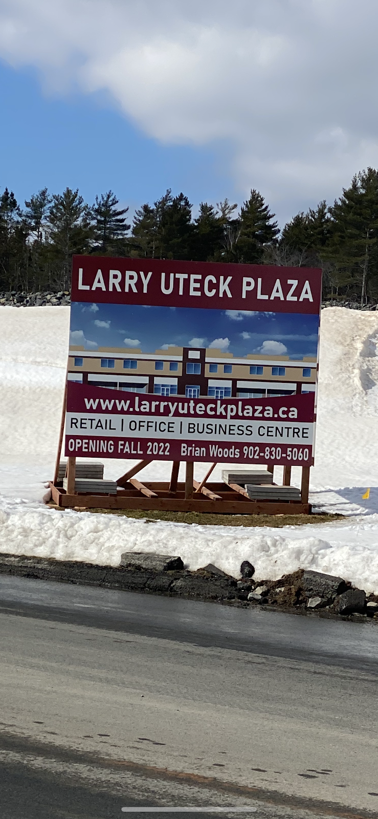 Larry Uteck Plaza | Peakview Way, Bedford, NS B4A, Canada | Phone: (902) 452-5021