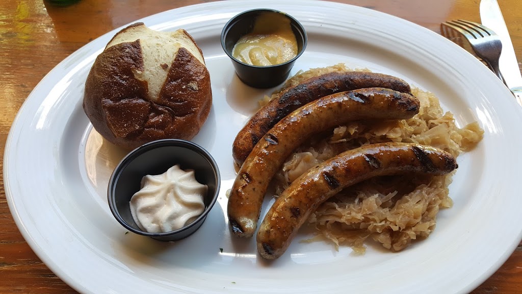 Gasthaus on the Lake | 5790 Beach Ave, Peachland, BC V0H 1X6, Canada | Phone: (250) 767-6625
