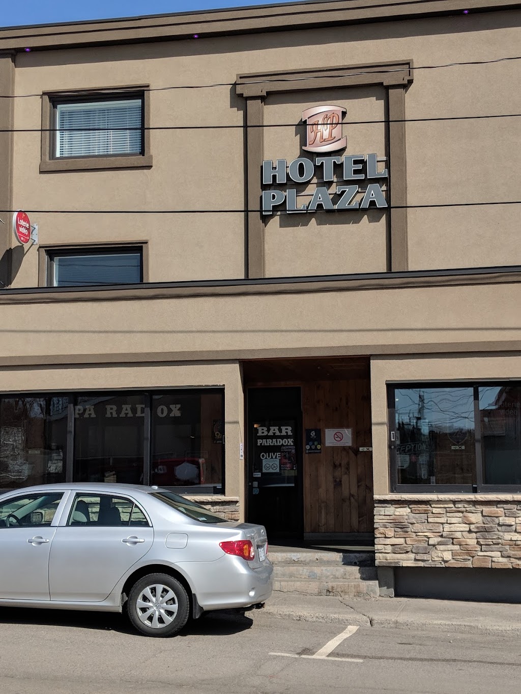 Bar Paradox | Av. du Port, Saguenay, QC G7B 2G9, Canada | Phone: (418) 544-0810