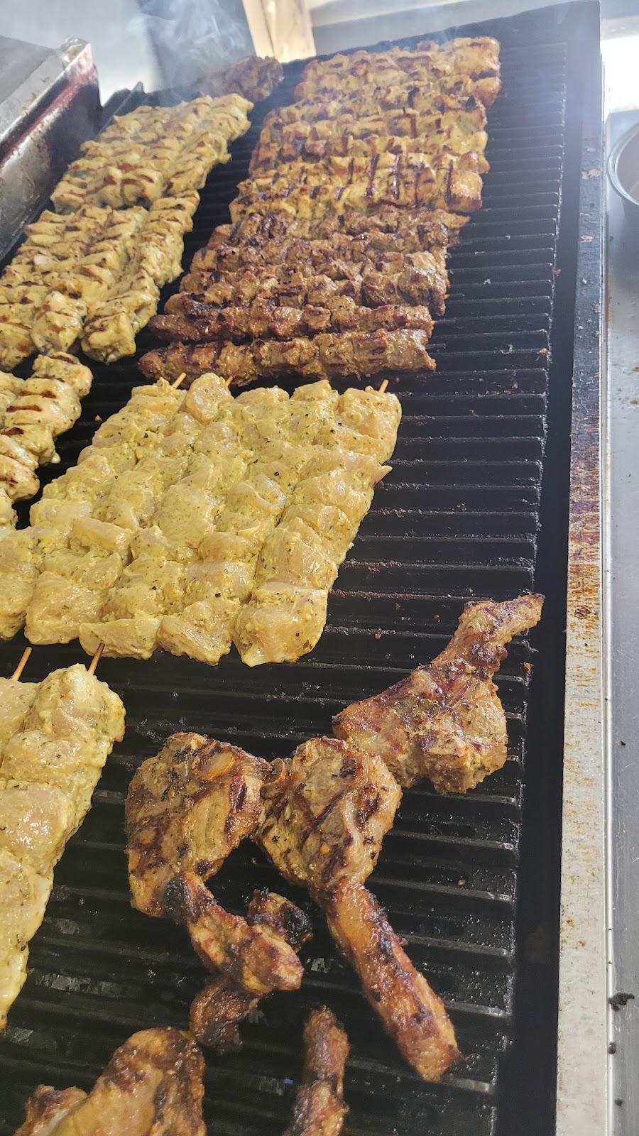 Pappou Souvlaki | 4767 Bd des Sources, Pierrefonds, QC H8Y 3C6, Canada | Phone: (514) 360-4040