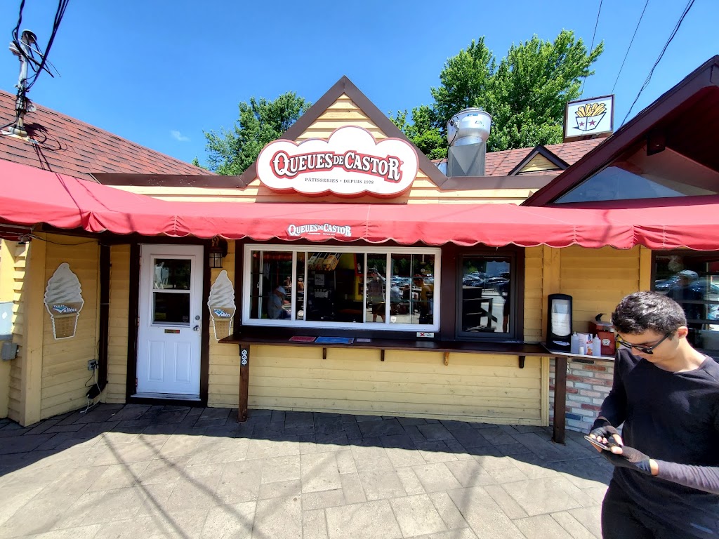 Restaurant La Chaumière - Mont-Laurier | 353 Bd Albiny Paquette, Mont-Laurier, QC J9L 1K5, Canada | Phone: (819) 623-3432