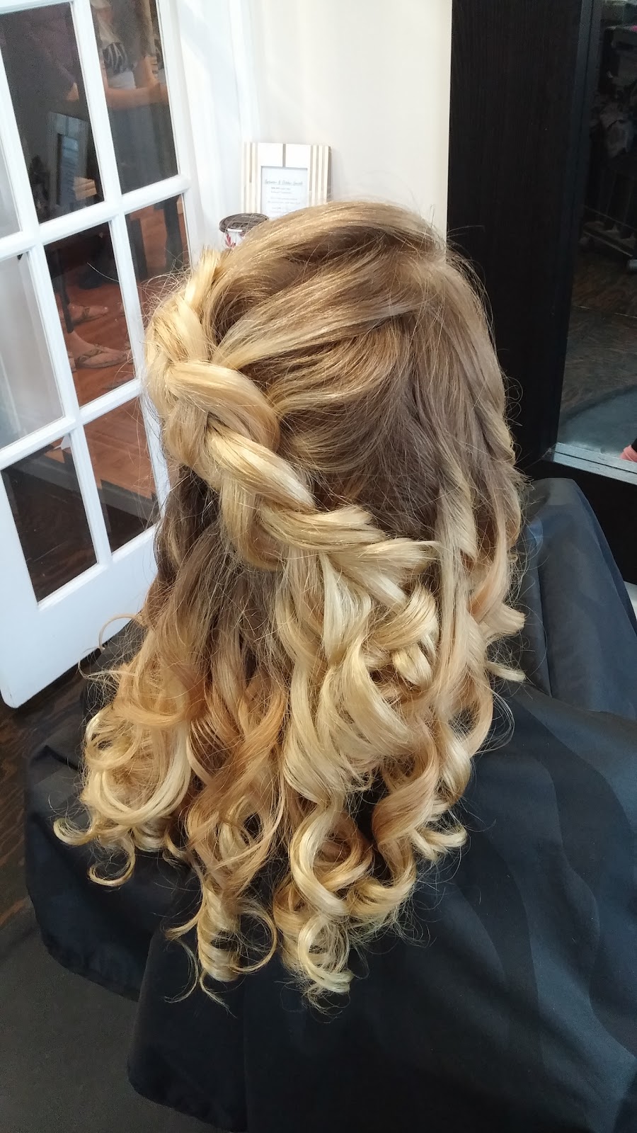 Elan Vitale Salon and Day Spa | 172 W Main St, Welland, ON L3C 5A2, Canada | Phone: (905) 732-4127
