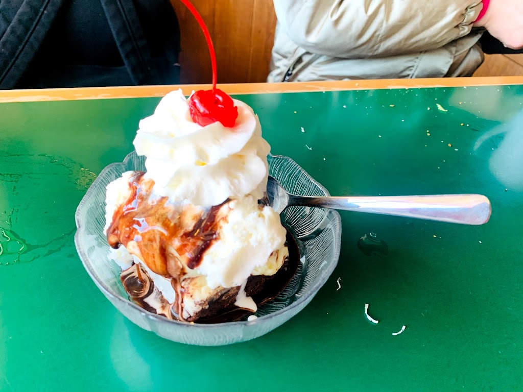 Joe Tomatos Restaurant | 1020 10th St W, Owen Sound, ON N4K 5S1, Canada | Phone: (519) 371-5637