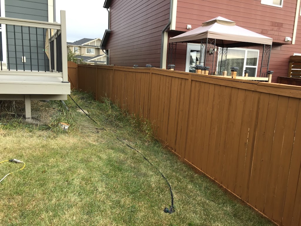 Samson’s staining fence and decks | 2608 Oakmoor Dr SW, Calgary, AB T2V 4E7, Canada | Phone: (403) 554-7959