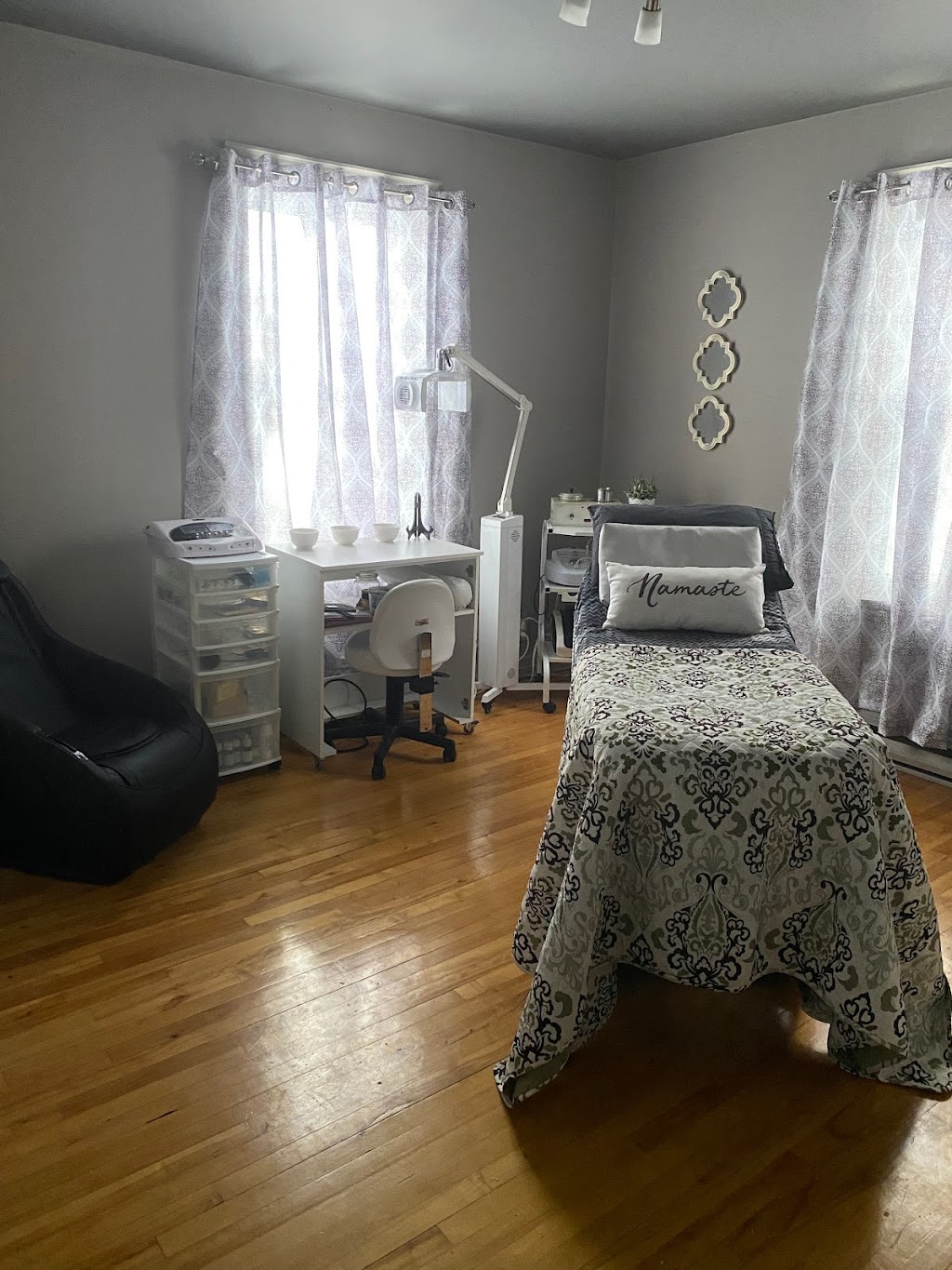 Beauté en Soie | 139 Av. Saint-Charles, Vaudreuil-Dorion, QC J7V 2K9, Canada | Phone: (514) 726-1978