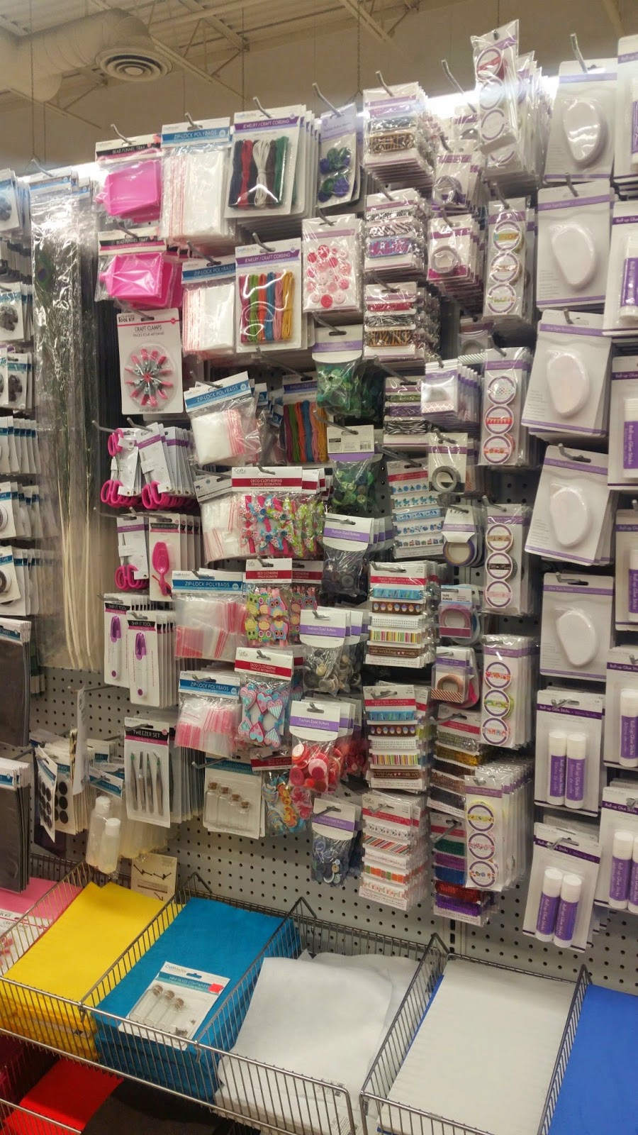 Dollar Tree | 981 Wonderland Rd S #2, London, ON N6K 4L3, Canada | Phone: (519) 681-9669