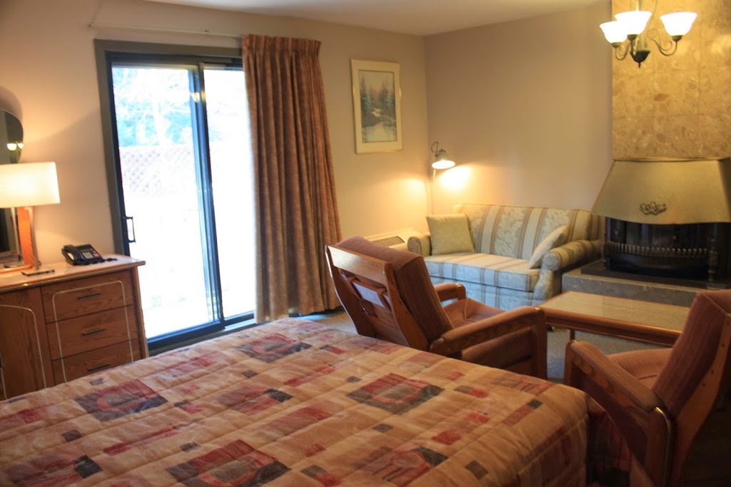 Motel Le Radisson de Val-David | 1480 QC-117, Val-David, QC J0T 2N0, Canada | Phone: (819) 322-2727