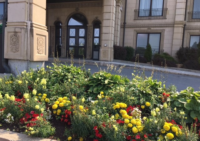 Hôtel Brossard | 7365 Boulevard Marie-Victorin, Brossard, QC J4W 1A6, Canada | Phone: (877) 890-1008