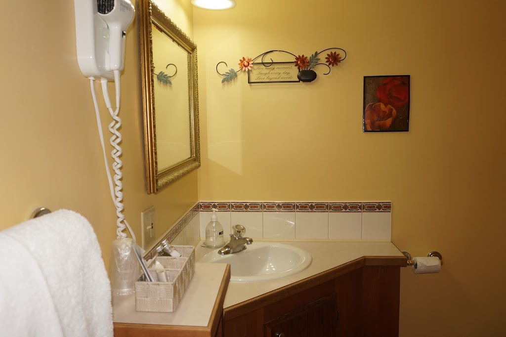 Inn on the Harbour | 3 Hillsborough St, Charlottetown, PE C1A 4V7, Canada | Phone: (833) 838-8770