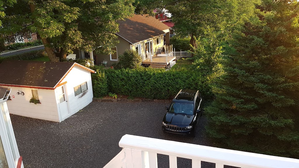 Au Manoir de Levis B&B | 473 Rue Saint-Joseph, Lévis, QC G6V 1G9, Canada | Phone: (418) 833-6233