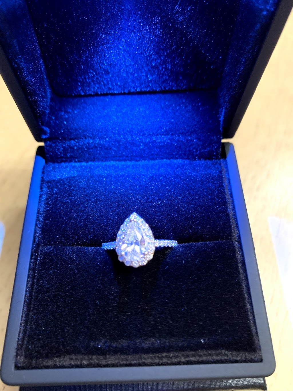 E&C Jewellers | 7201 Tecumseh Rd E, Windsor, ON N8T 3K4, Canada | Phone: (519) 988-0550