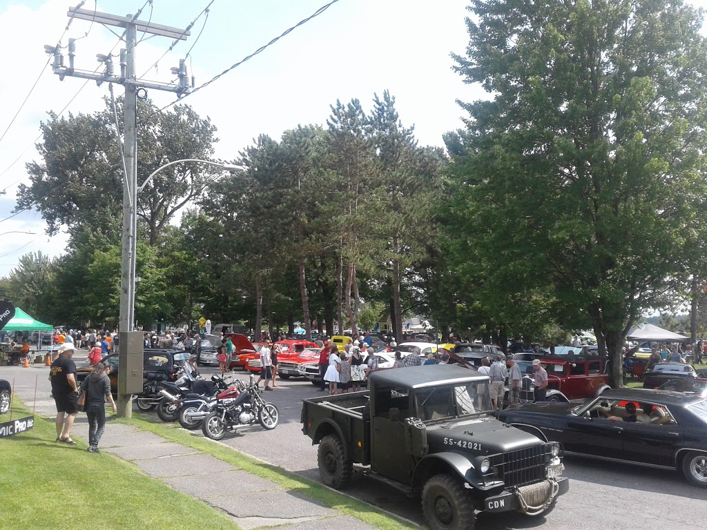 Foster Square Park | 4192 Rue Foster, Waterloo, QC J0E 2N0, Canada | Phone: (450) 775-2062