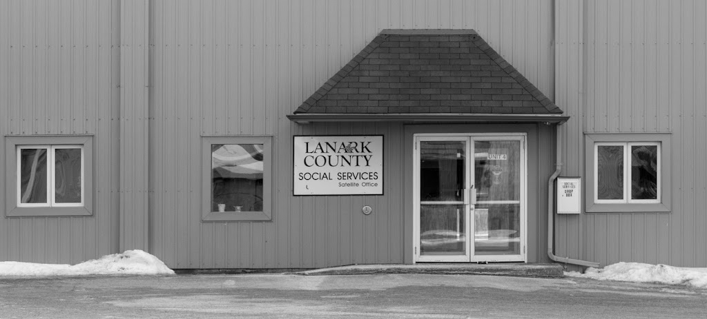 County of Lanark Social Svc | 52 Abbott St N, Smiths Falls, ON K7A 1W3, Canada | Phone: (613) 267-4200 ext. 2501
