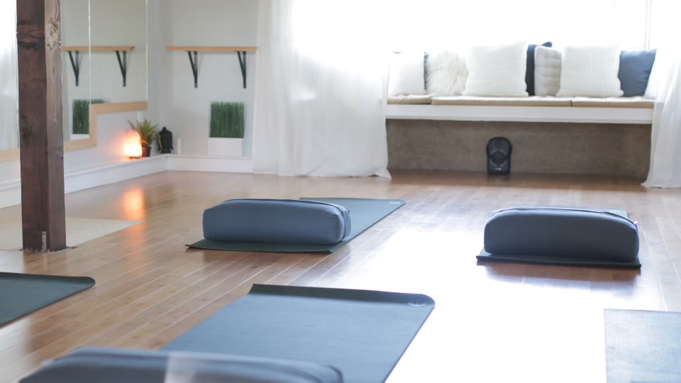 The Pines Yoga & Wellness House | 651 Pine Pit Pl, Comox, BC V9M 3V4, Canada | Phone: (403) 701-7435