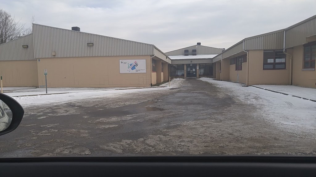 School Jules Emond | 1065, avenue de la Montagne Est, Québec, QC G3K 1T4, Canada | Phone: (418) 686-4040