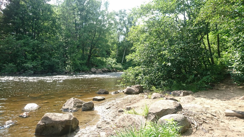Accès au sentier linéaire de la rivière Saint-Charles | 3Y9, Sentier des rivières, Québec, QC G2A 3L5, Canada