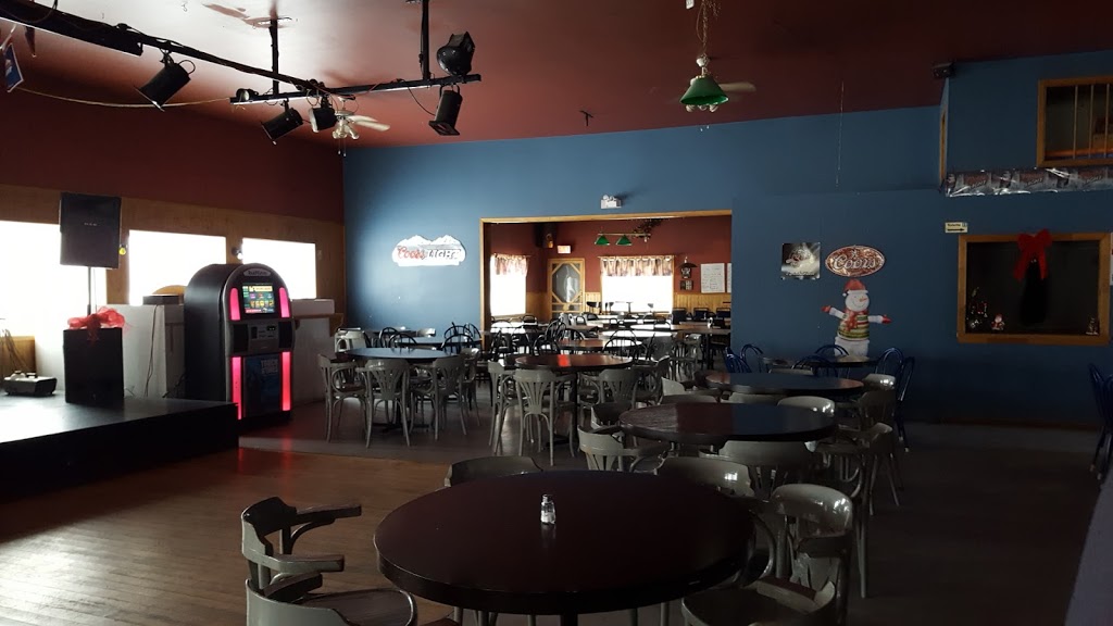 Bar le Contour | 453 Rue Saint Alphonse, Lac-aux-Sables, QC G0X 1M0, Canada | Phone: (418) 336-2846